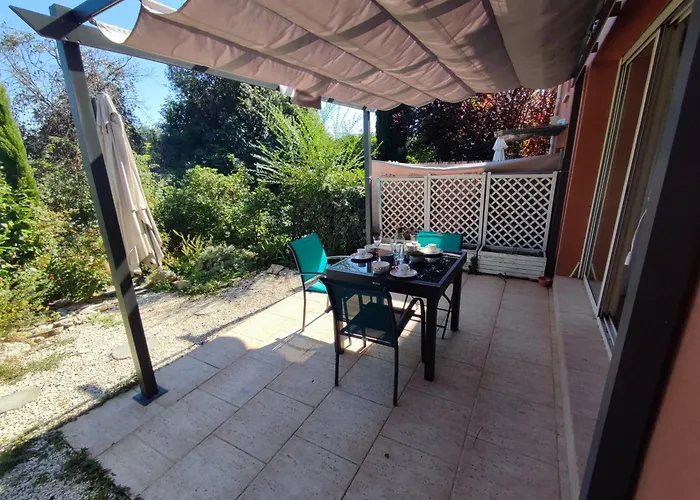 Dom wakacyjny Maison Le Jas Climatisee - Jardin & Piscine *